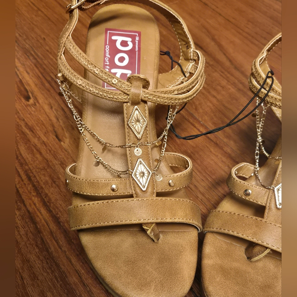 Pop Electricity 4in Wedge Sandal Size 7M Cognac W/ Chain Detail - Picture 3 of 10